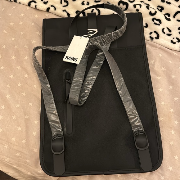 RAINS backpack - Picture 2 of 4